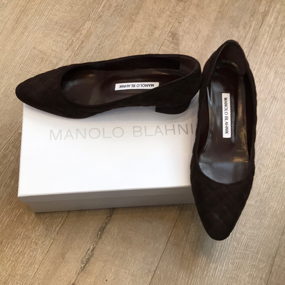 Brown quilted suede Manolo Blahnik pumps, size 7